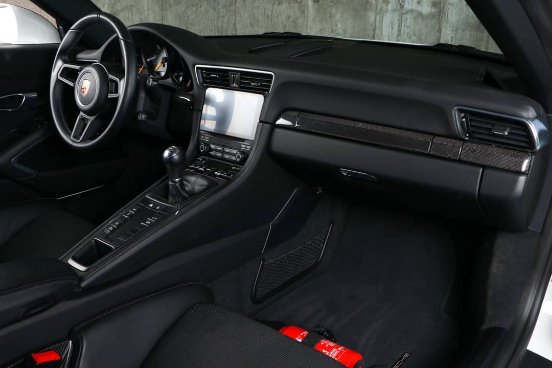 2018 Porsche 911 GT3 Touring — photo 27