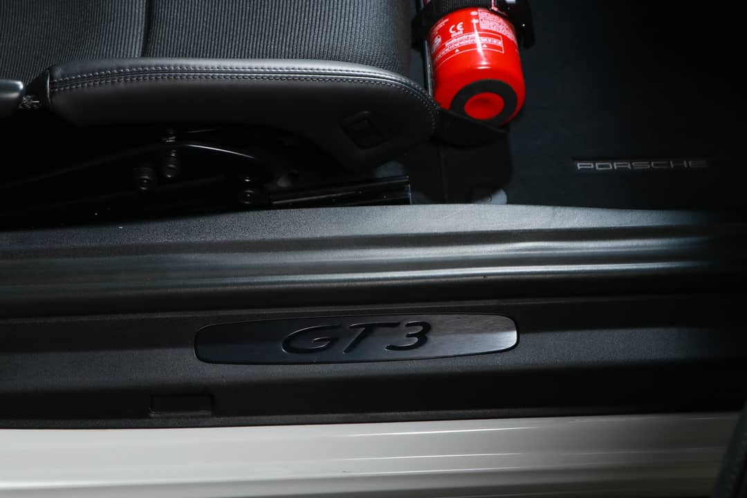 2018 Porsche 911 GT3 Touring — photo 30