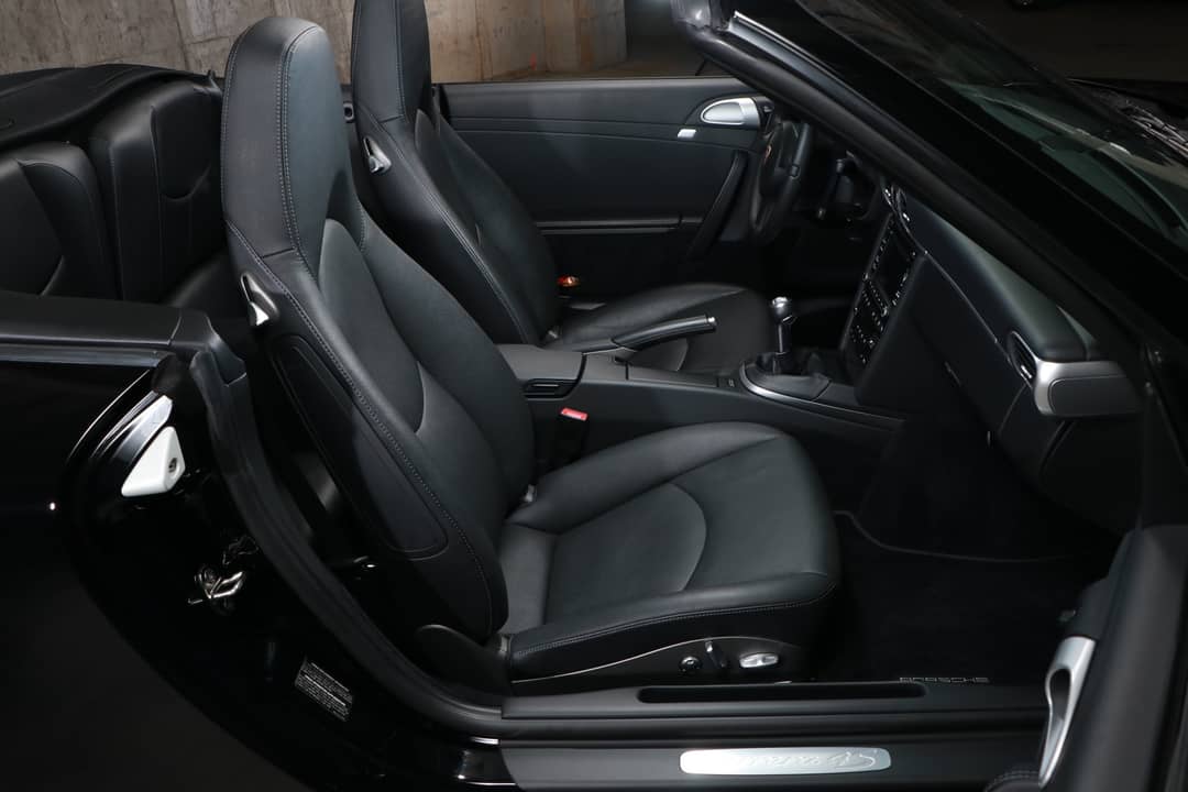2012 Porsche 911 Carrera 4S — photo 33