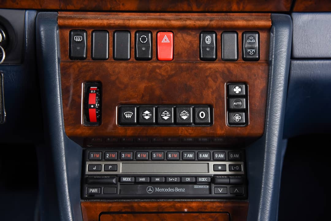 1993 Mercedes-Benz 300-Class 300 CE — photo 32