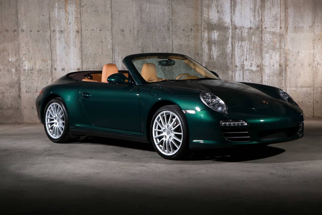 2010 Porsche 911 Carrera 4 — photo 2