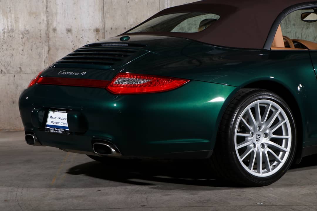 2010 Porsche 911 Carrera 4 — photo 21