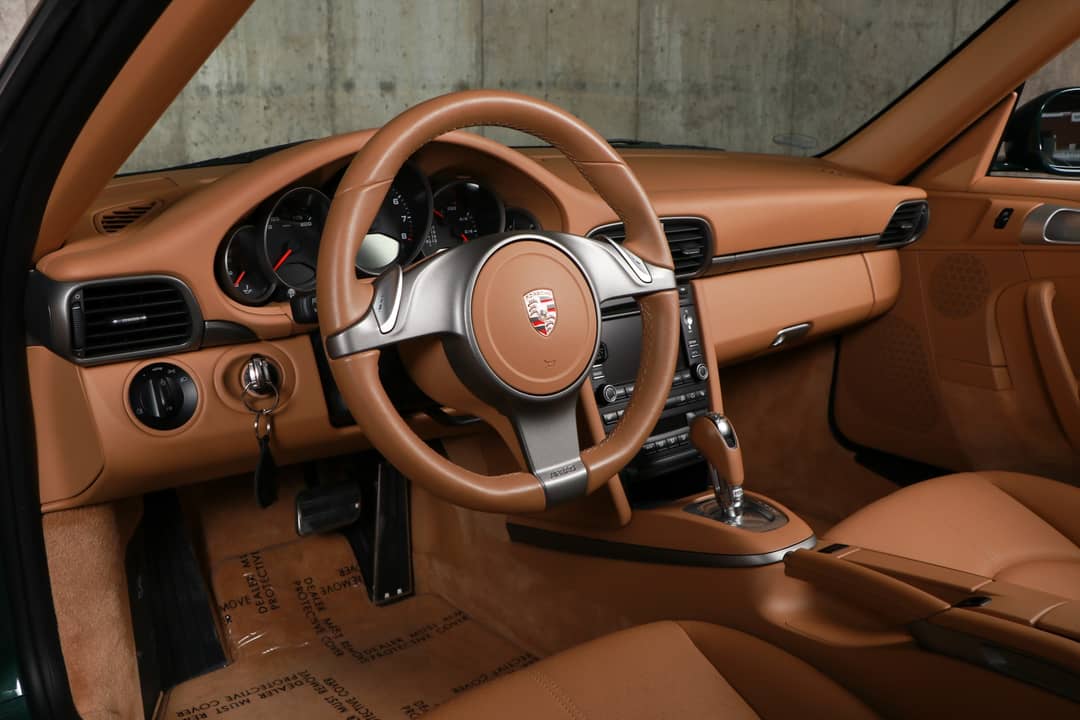2010 Porsche 911 Carrera 4 — photo 27