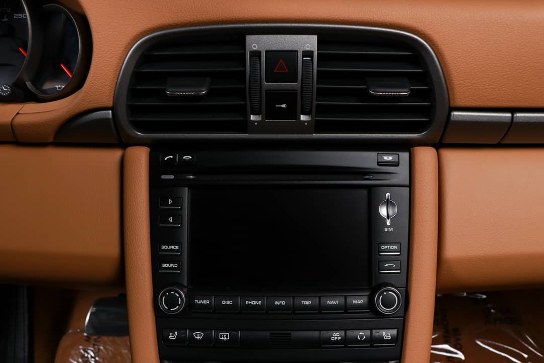2010 Porsche 911 Carrera 4 — photo 34