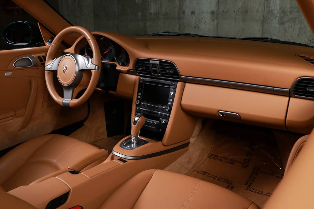 2010 Porsche 911 Carrera 4 — photo 35