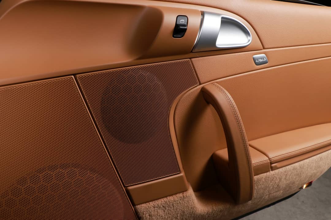 2010 Porsche 911 Carrera 4 — photo 36