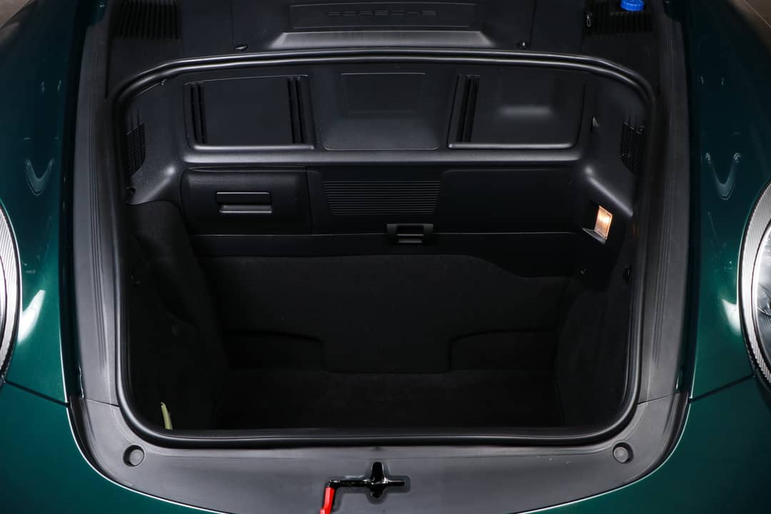 2010 Porsche 911 Carrera 4 — photo 40
