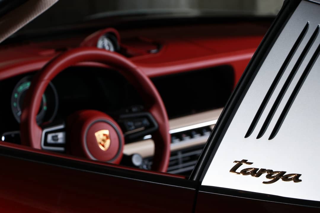 2021 Porsche 911 Targa 4S Heritage Design Edition — photo 31