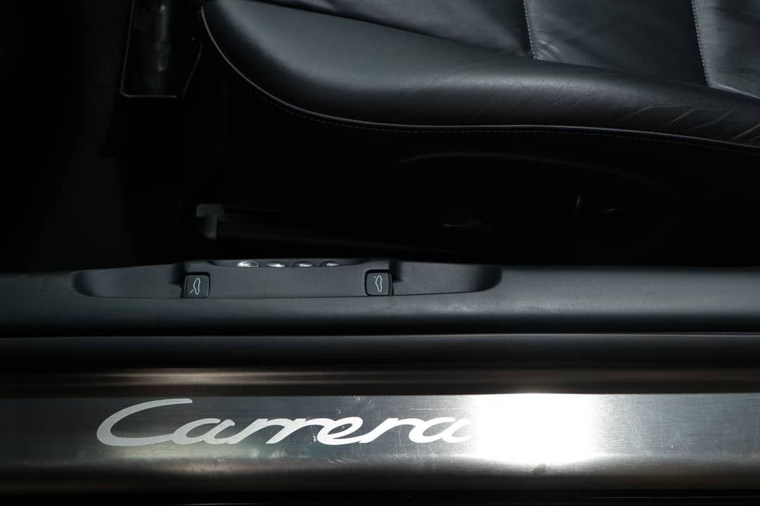 2004 Porsche 911 Carrera 4S — photo 21