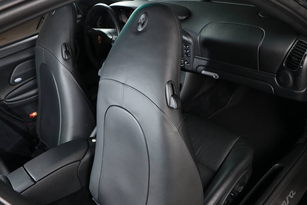 2004 Porsche 911 Carrera 4S — photo 36