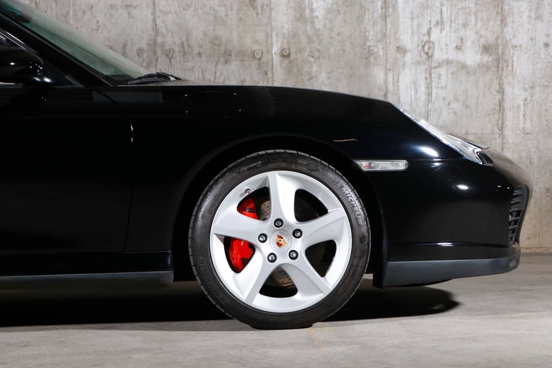 2004 Porsche 911 Carrera 4S — photo 9