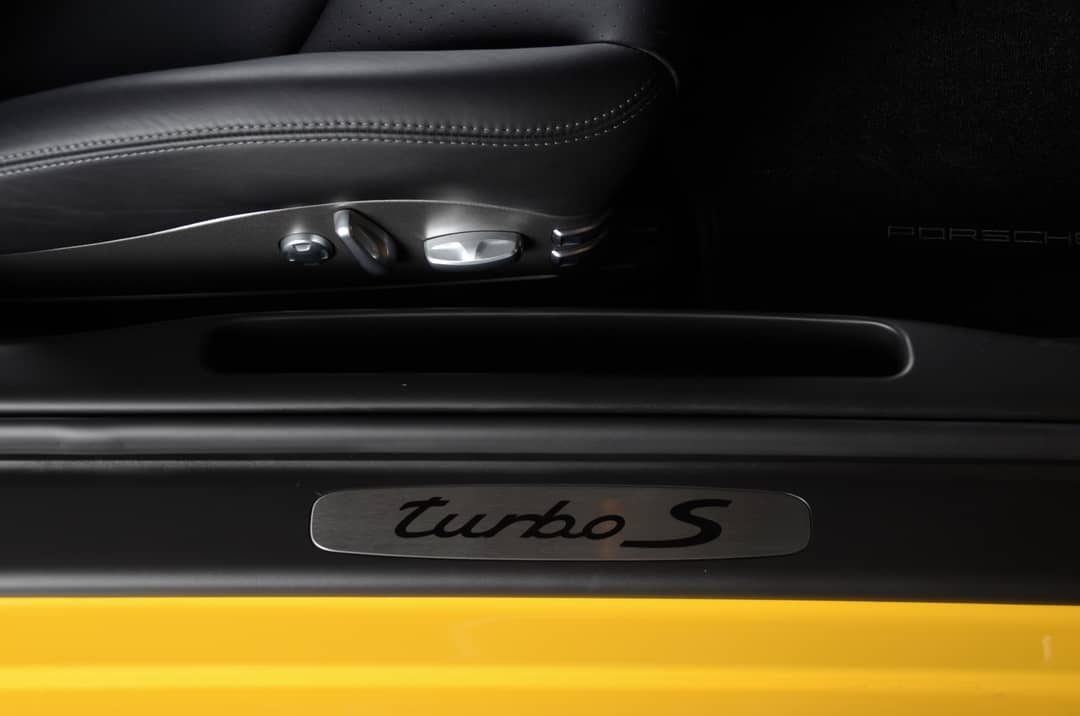 2012 Porsche 911 Turbo S — photo 38