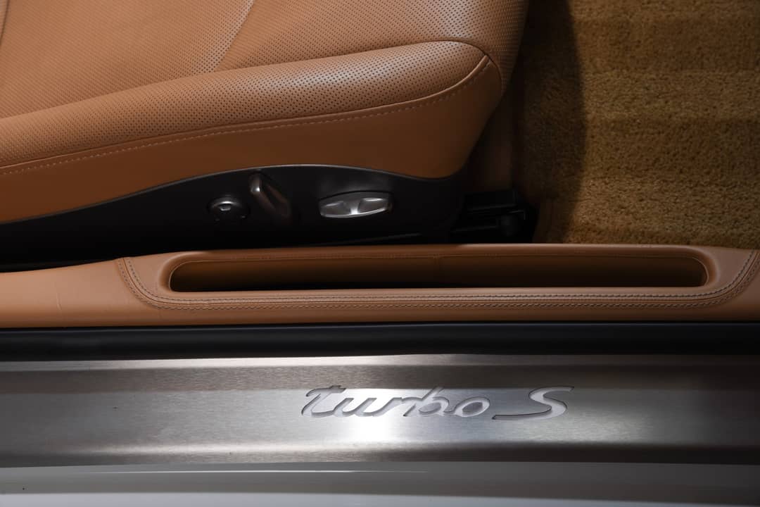 2013 Porsche 911 Turbo S — photo 35
