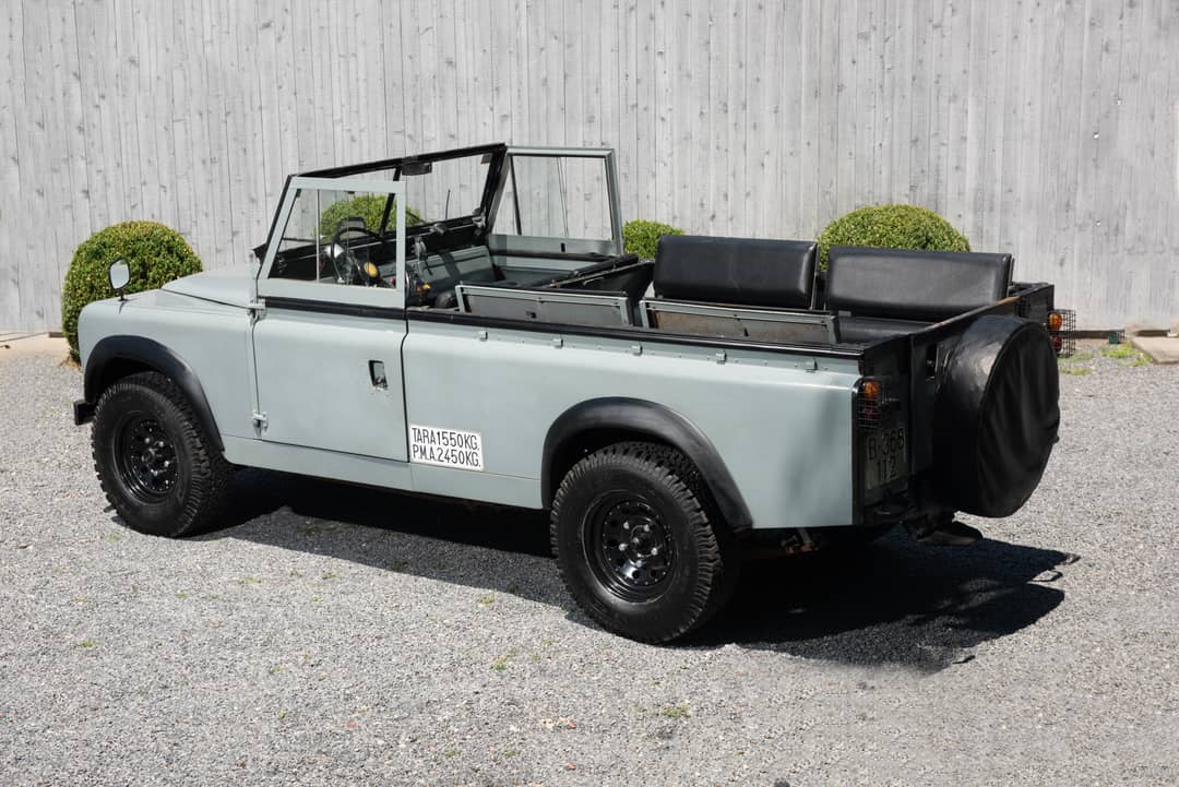 1964 Land Rover Santana 109 — photo 46