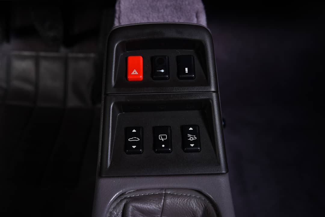 1996 Porsche 911 Carrera 4 — photo 25