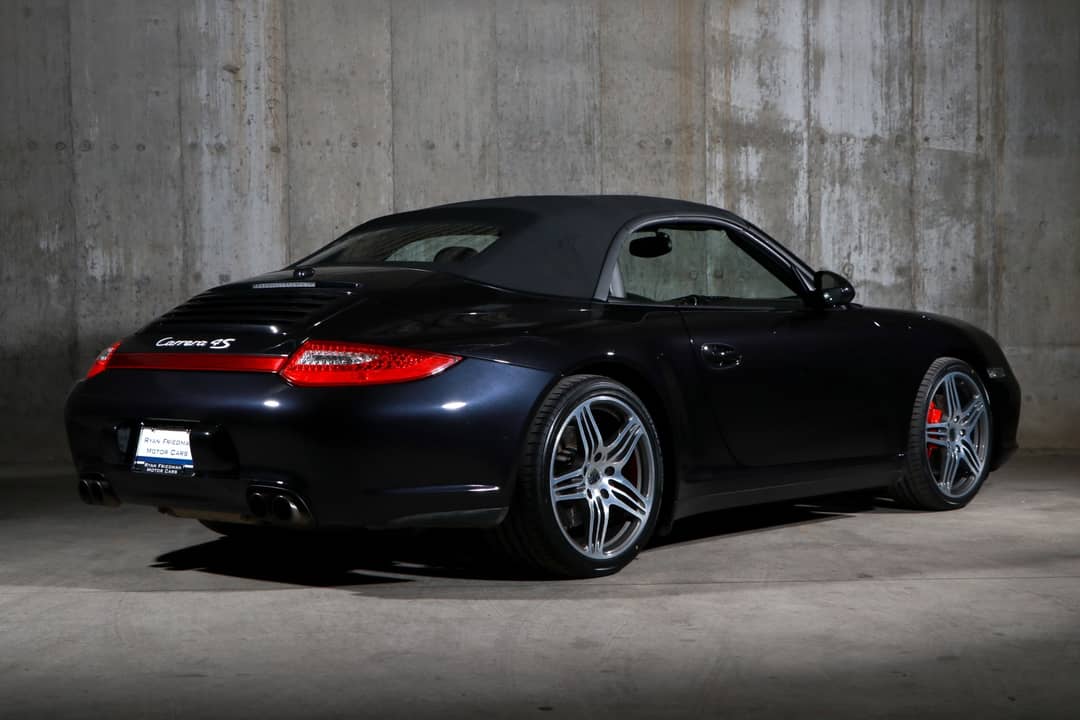 2011 Porsche 911 Carrera 4S — photo 16