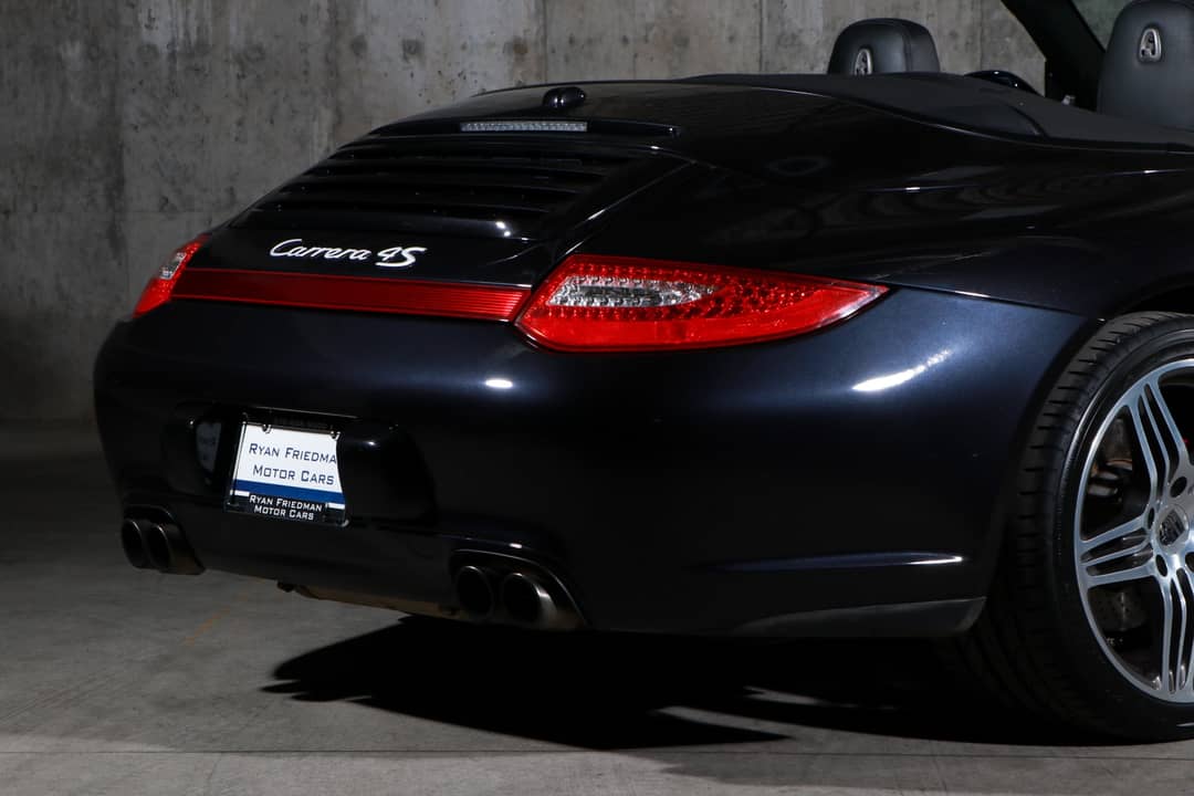 2011 Porsche 911 Carrera 4S — photo 17