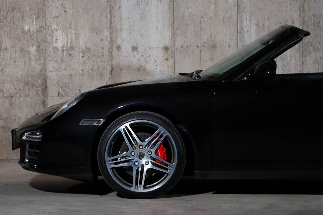 2011 Porsche 911 Carrera 4S — photo 21