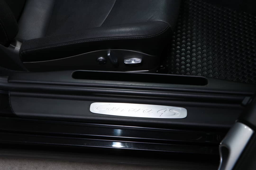 2011 Porsche 911 Carrera 4S — photo 26