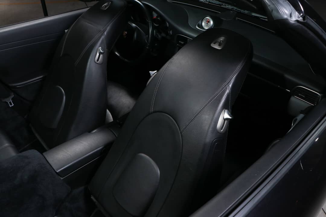 2011 Porsche 911 Carrera 4S — photo 28