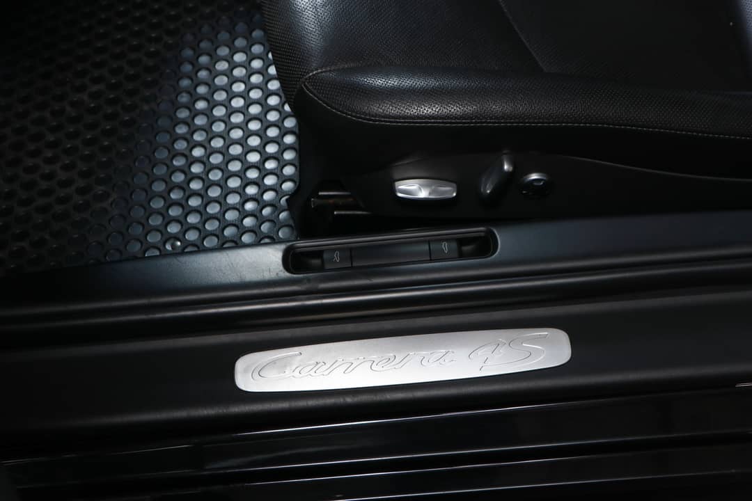 2011 Porsche 911 Carrera 4S — photo 36