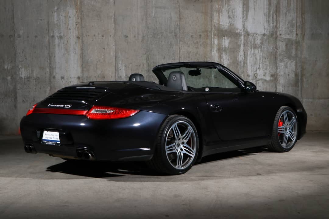 2011 Porsche 911 Carrera 4S — photo 5