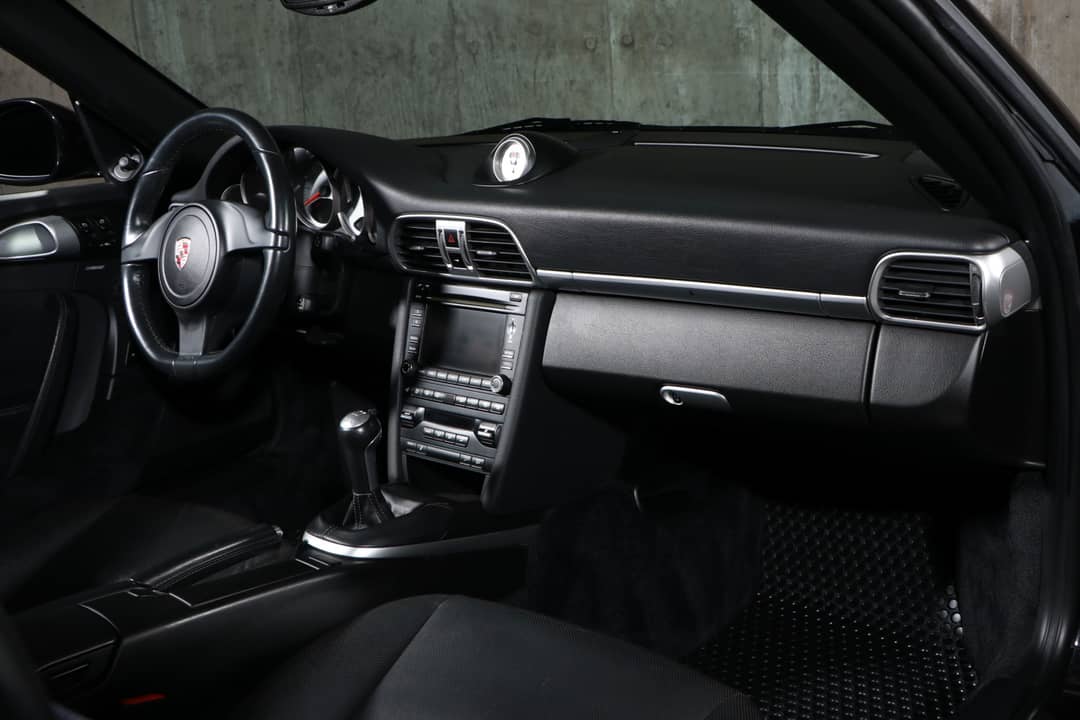 2011 Porsche 911 Carrera 4S — photo 41