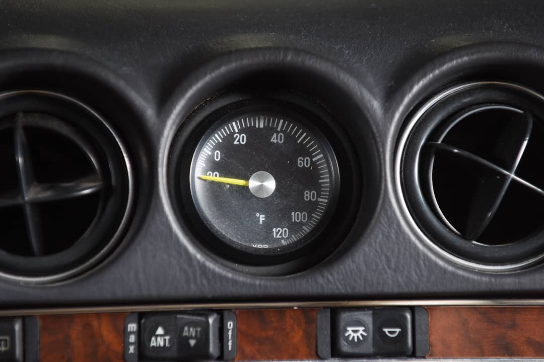 1988 Mercedes-Benz 560-Class 560 SL — photo 35