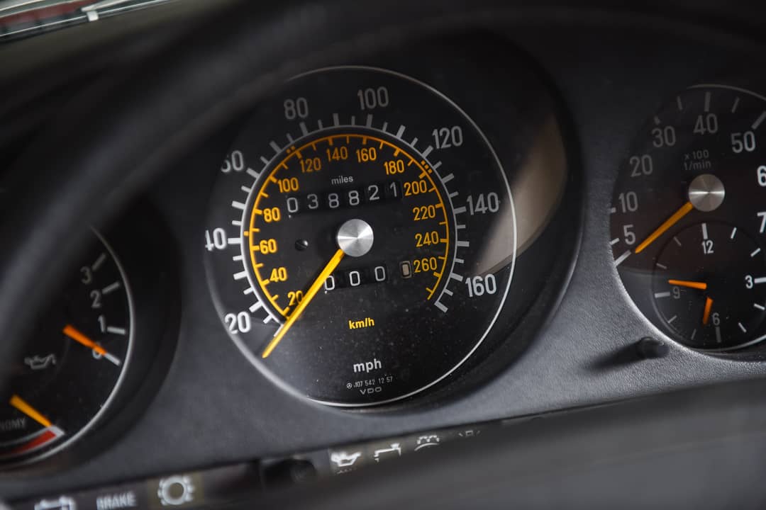 1988 Mercedes-Benz 560-Class 560 SL — photo 37
