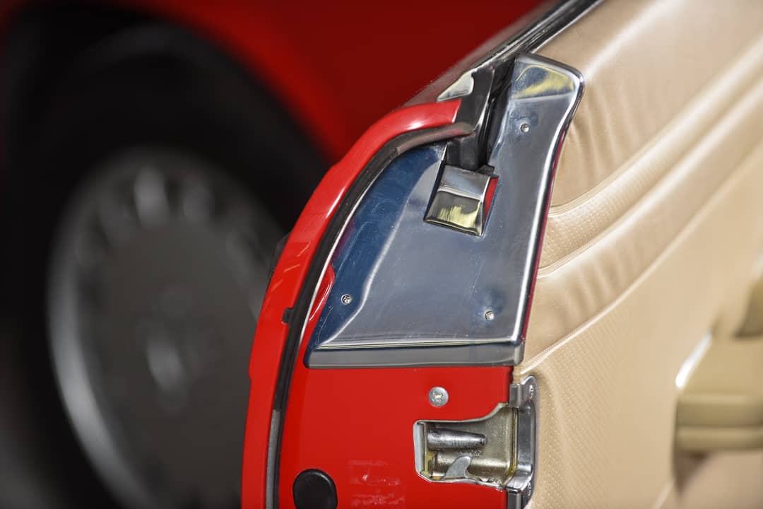 1988 Mercedes-Benz 560-Class 560 SL — photo 38