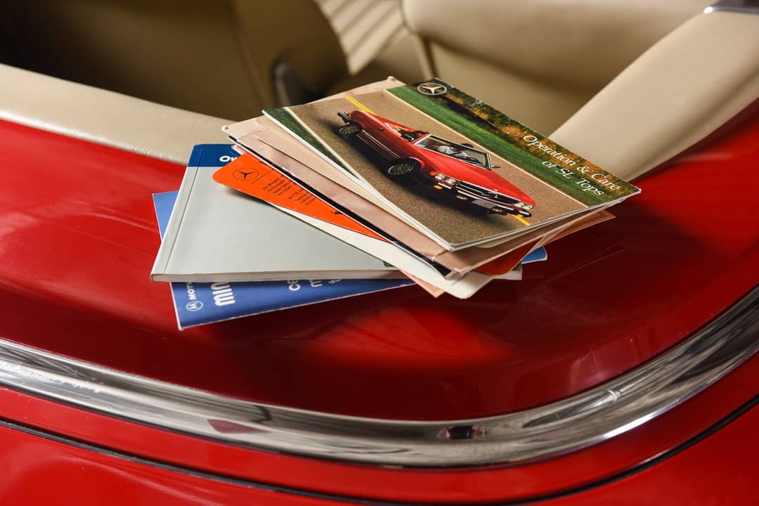 1988 Mercedes-Benz 560-Class 560 SL — photo 45