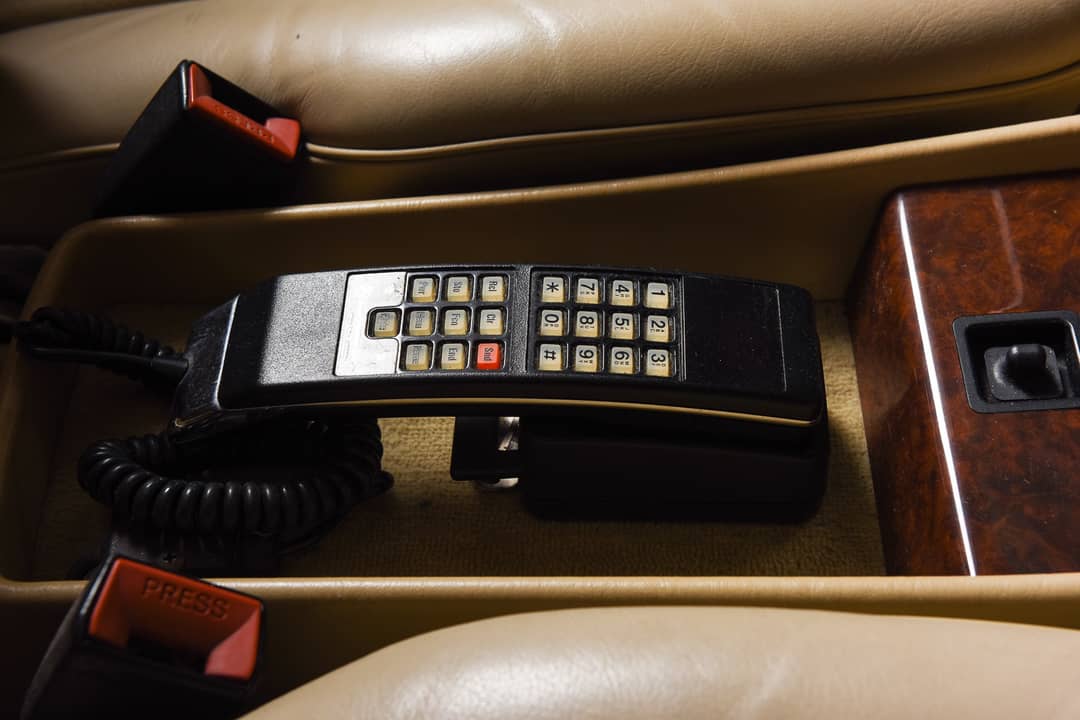 1988 Mercedes-Benz 560-Class 560 SL — photo 48