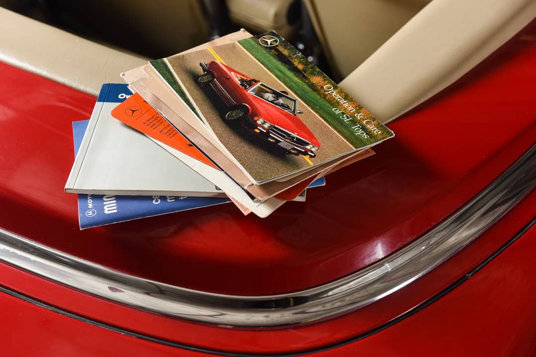1988 Mercedes-Benz 560-Class 560 SL — photo 57