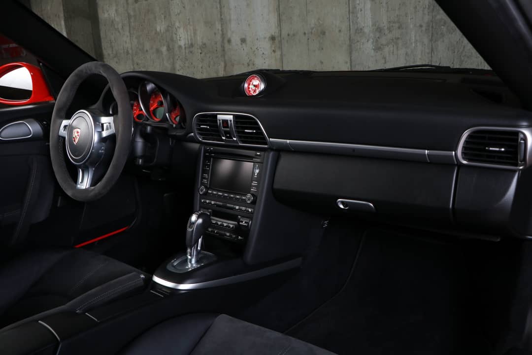 2012 Porsche 911 Carrera 4 GTS — photo 34