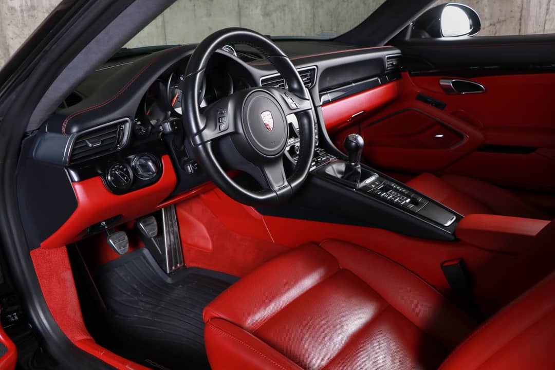 2015 Porsche 911 Carrera 4S — photo 22