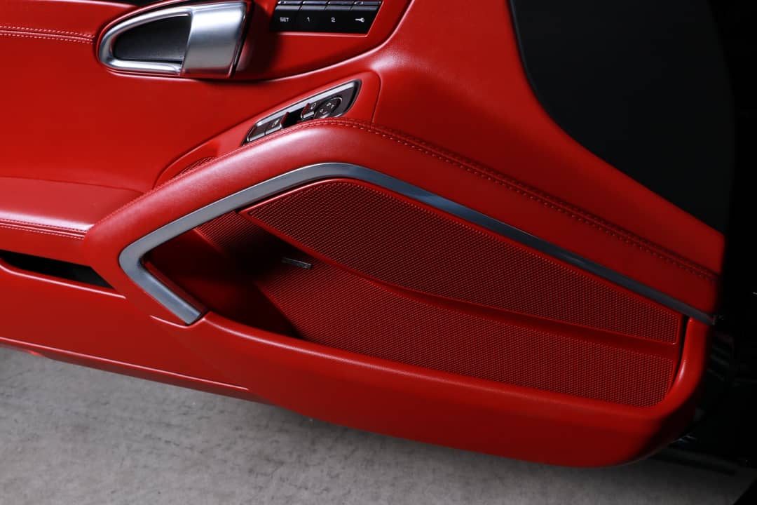 2015 Porsche 911 Carrera 4S — photo 25