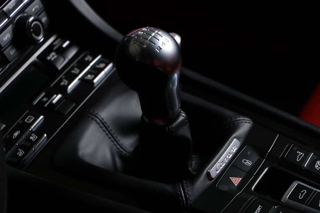 2015 Porsche 911 Carrera 4S — photo 30