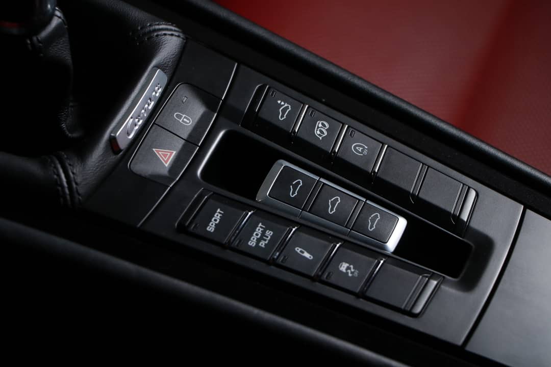 2015 Porsche 911 Carrera 4S — photo 31