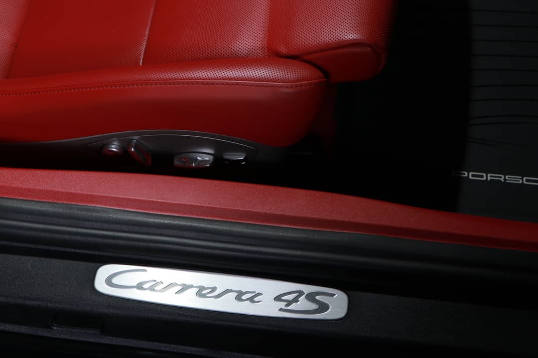 2015 Porsche 911 Carrera 4S — photo 38