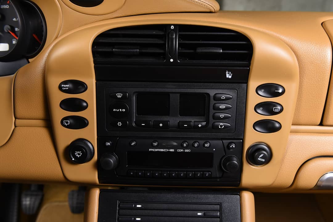 2002 Porsche 911 Carrera — photo 17