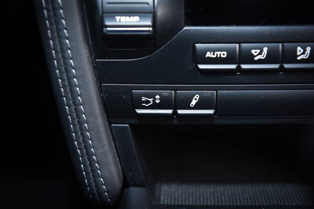 2012 Porsche 911 Turbo — photo 36