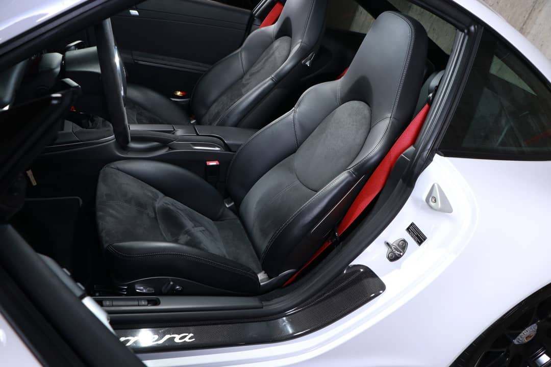 2012 Porsche 911 Carrera 4 GTS — photo 18