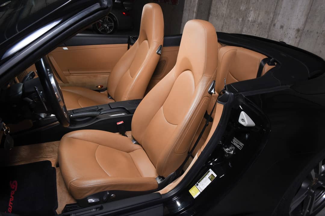 2011 Porsche 911 Carrera 4S — photo 17