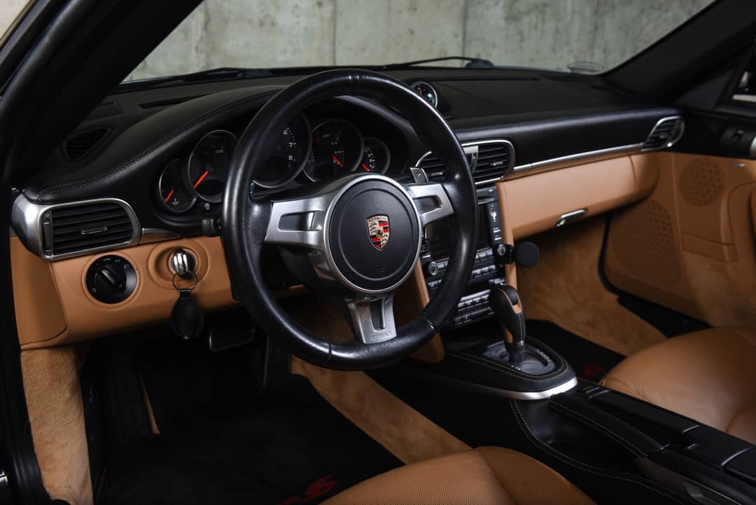 2011 Porsche 911 Carrera 4S — photo 18
