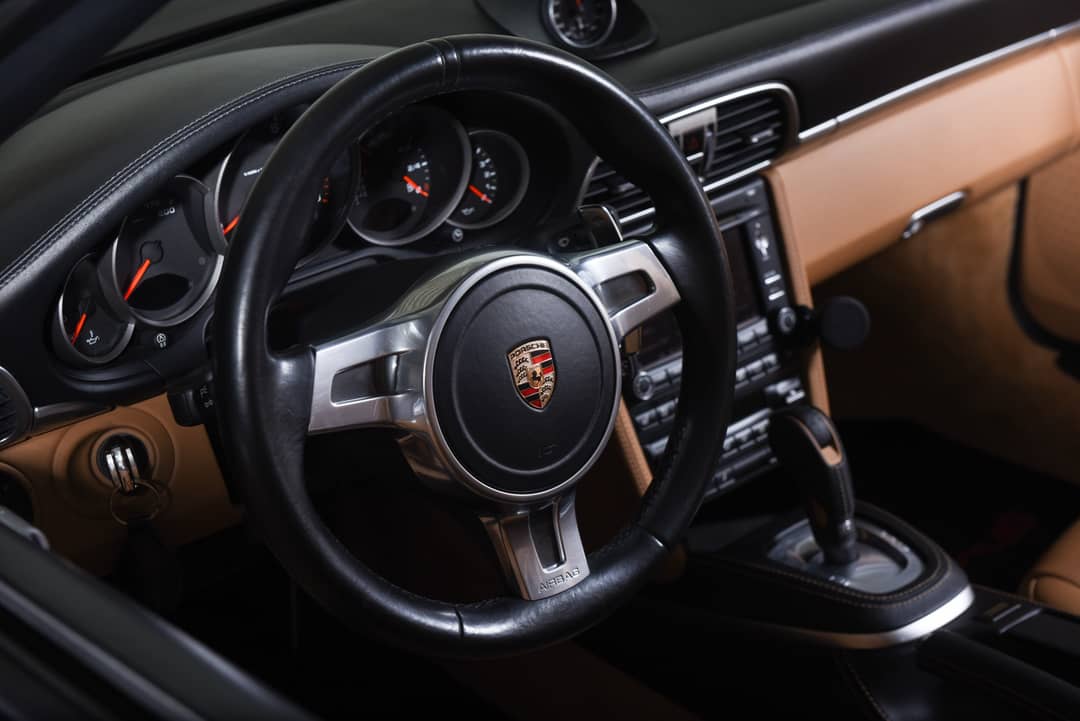 2011 Porsche 911 Carrera 4S — photo 21