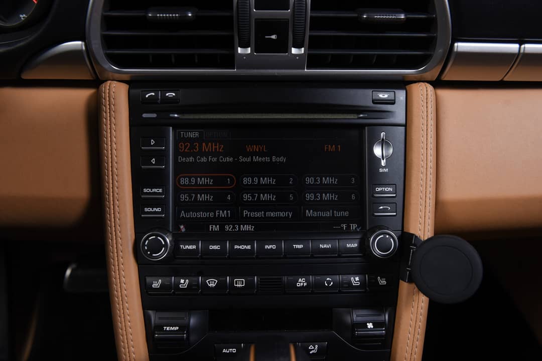 2011 Porsche 911 Carrera 4S — photo 22