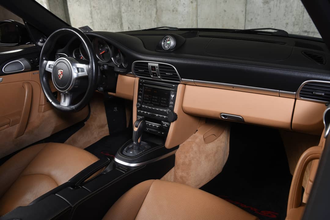 2011 Porsche 911 Carrera 4S — photo 28