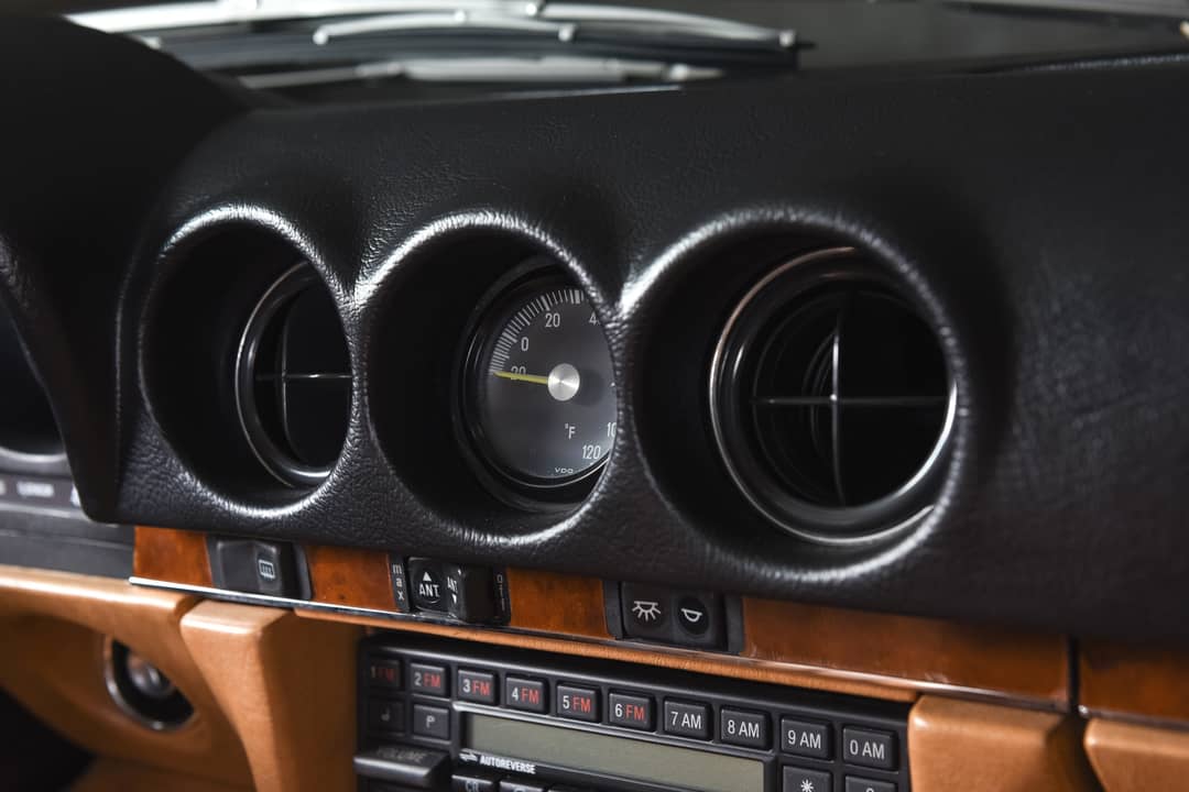 1986 Mercedes-Benz 560-Class 560 SL — photo 27