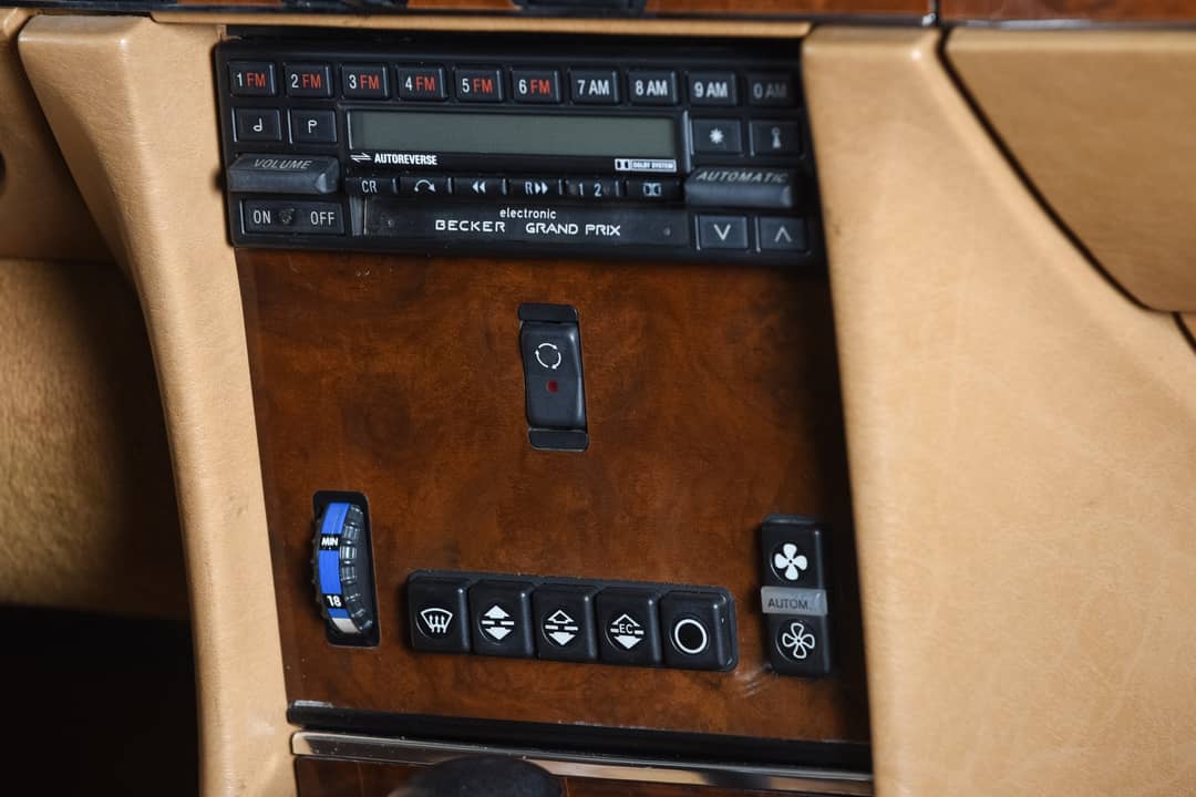 1986 Mercedes-Benz 560-Class 560 SL — photo 10
