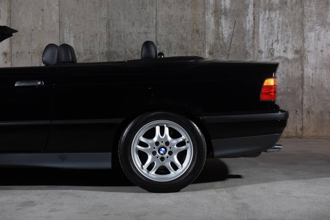 1995 BMW 3 Series 325i — photo 19